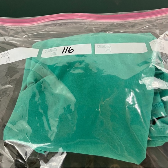 Under Armour Green heat gear activewear womens size L semi fitted t-shirt (116) - Picture 7 of 7